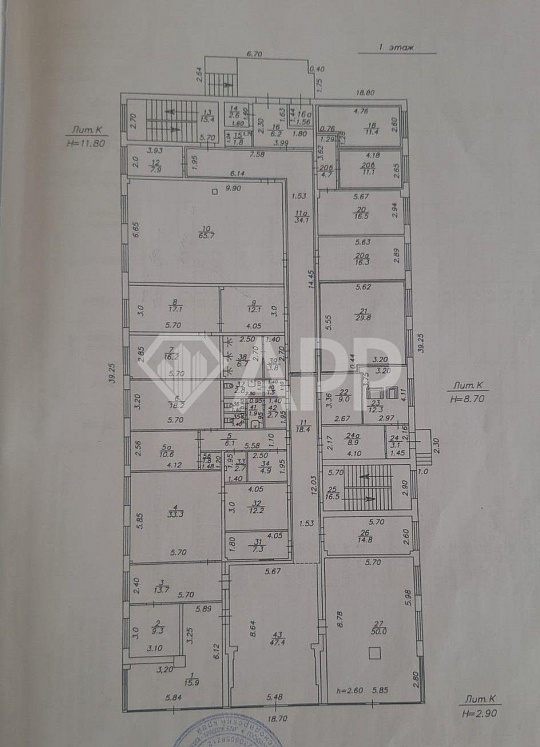 Продам торгово-офисное здание 2450 м² и земельный участок 10 соток фото
