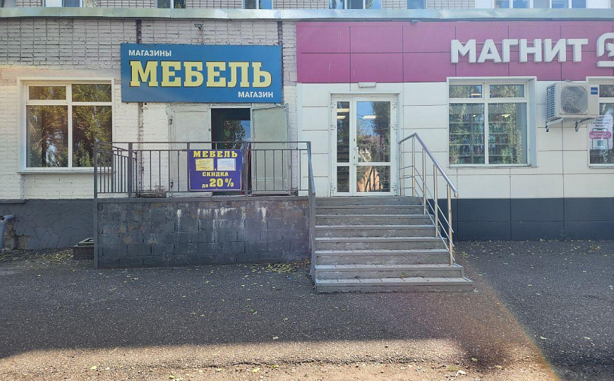 Помещение 260 кв.м на красной линии фото