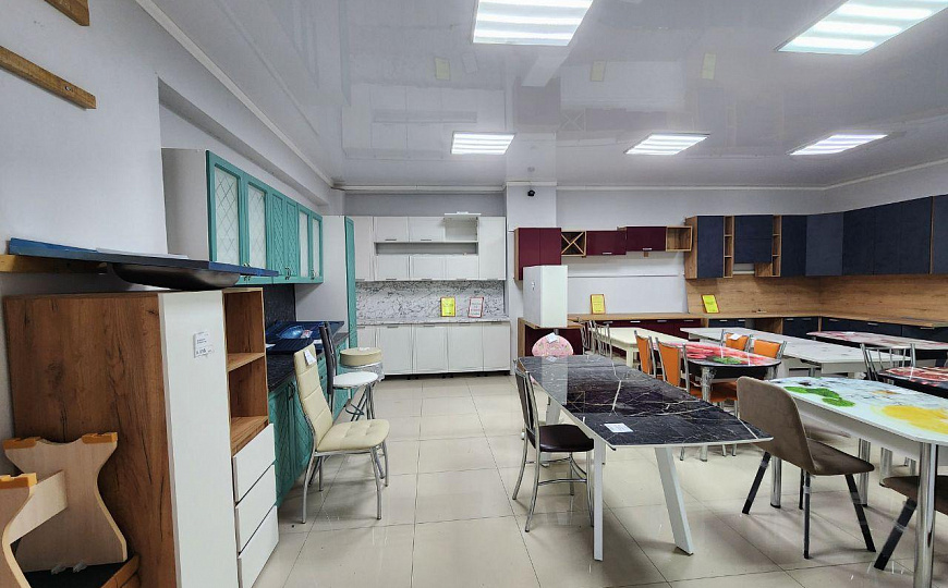 Помещение 260 кв.м на красной линии фото