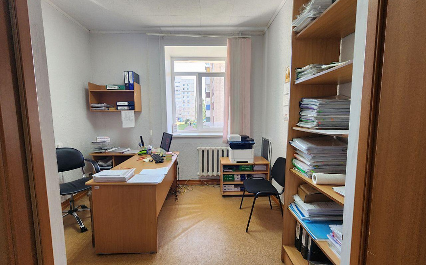 Помещение 260 кв.м на красной линии фото