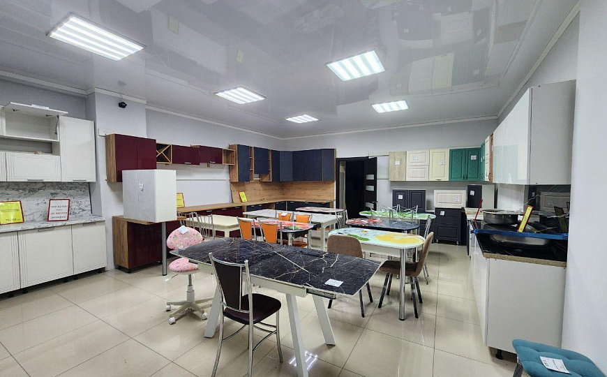 Помещение 260 кв.м на красной линии фото