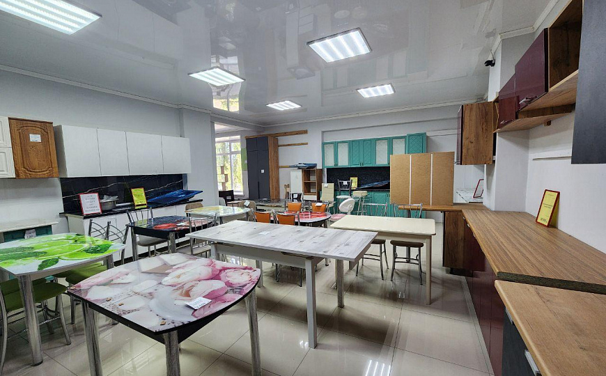 Помещение 260 кв.м на красной линии фото