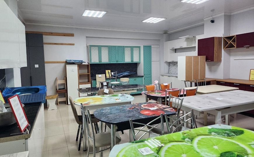 Помещение 260 кв.м на красной линии фото