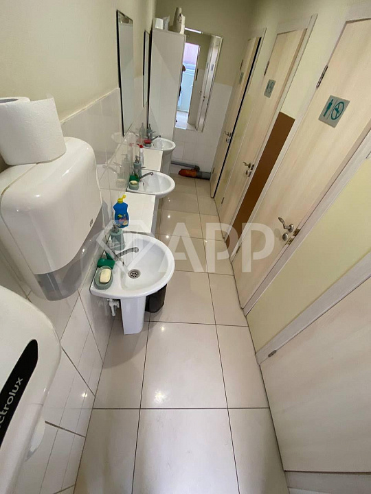 Сдается офисное помещение с витражными окнами фото