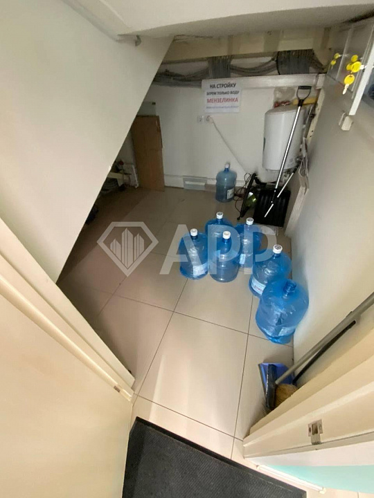 Сдается офисное помещение с витражными окнами фото