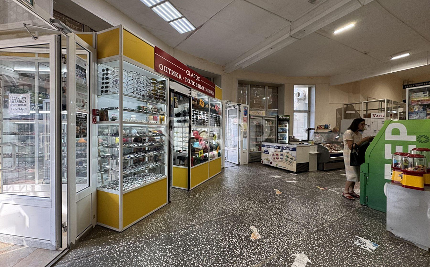 Островок в торговом комплексе фото