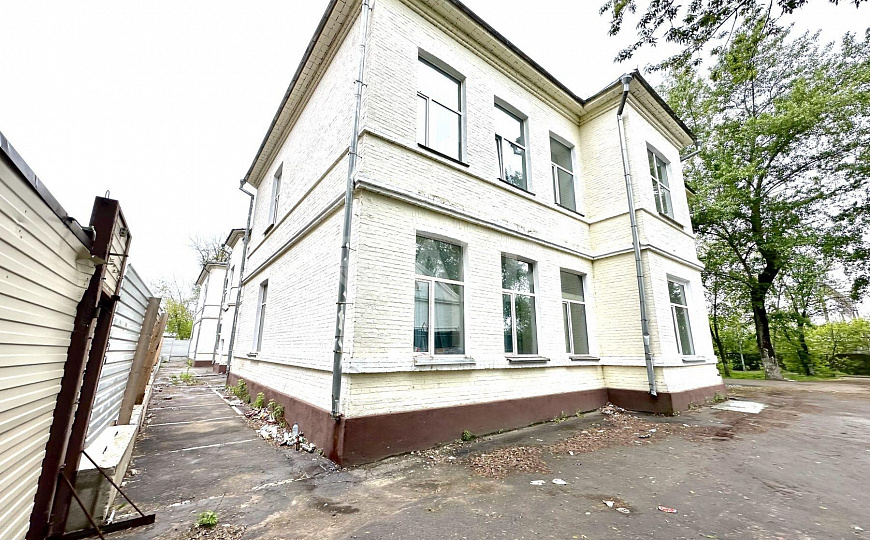 Предлагается в продажу здание с готовым арендным бизнесом фото
