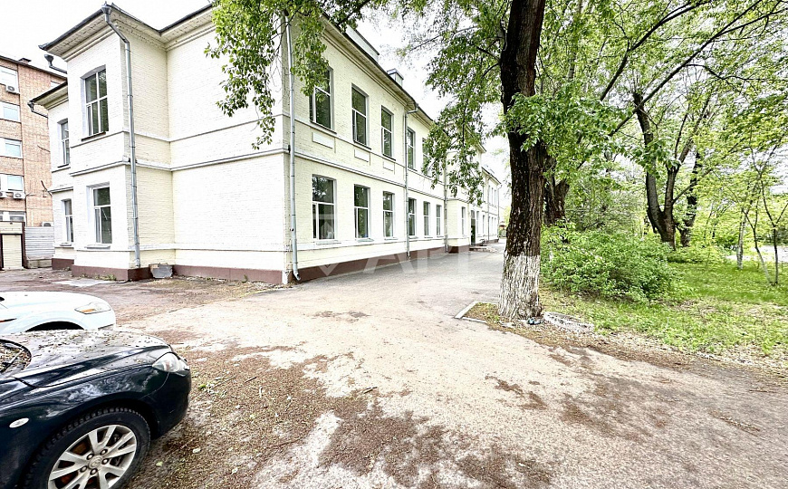 Предлагается в продажу здание с готовым арендным бизнесом фото