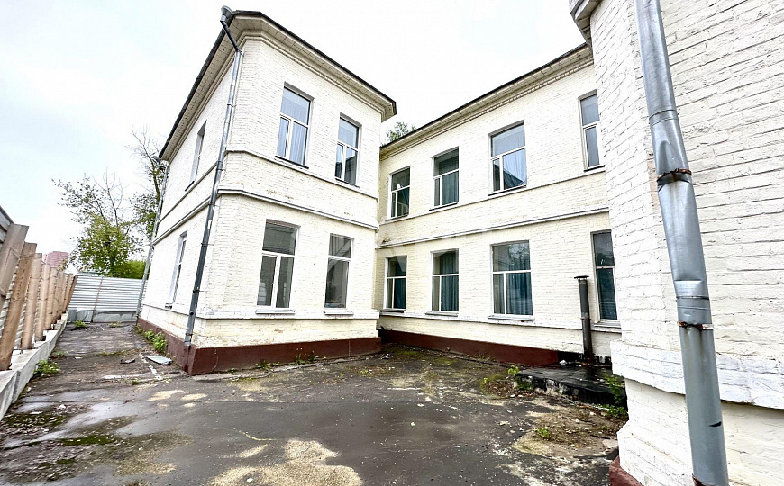 Предлагается в продажу здание с готовым арендным бизнесом фото