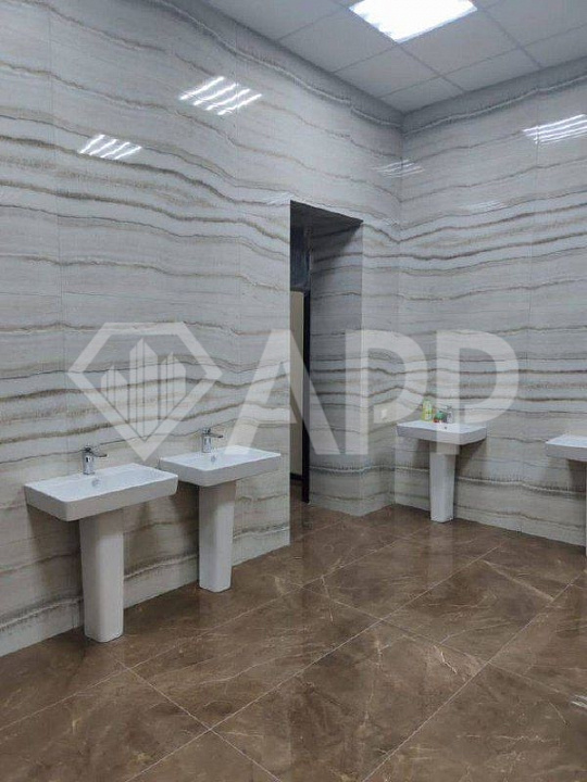 Предлагается в продажу здание с готовым арендным бизнесом фото
