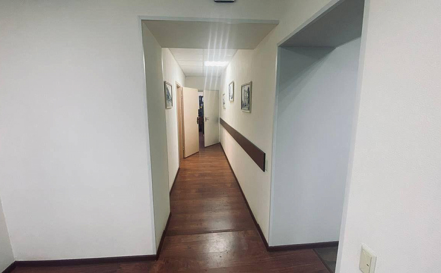 Офис, детская студия, клиника 120 м2 фото