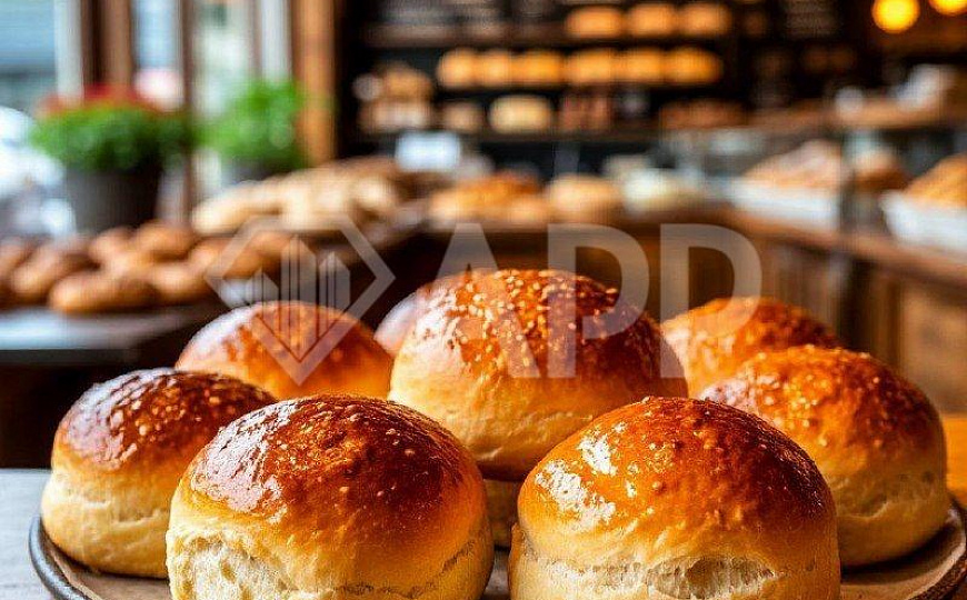 Рядом с метро в плотной застройке фото