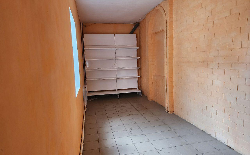 Помещение 29,7 кв.м на красной линии фото