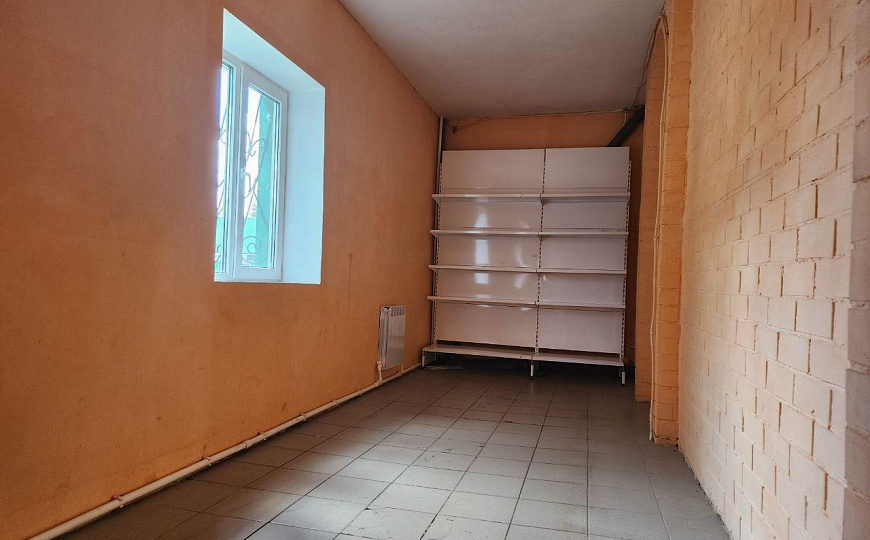 Помещение 29,7 кв.м на красной линии фото