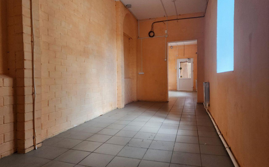 Помещение 29,7 кв.м на красной линии фото