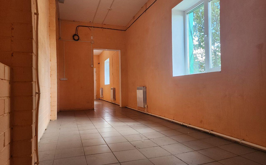 Помещение 29,7 кв.м на красной линии фото