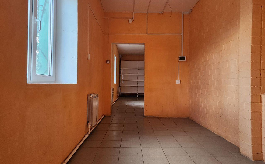 Помещение 29,7 кв.м на красной линии фото