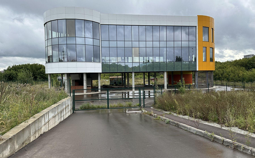 Помещение свободного назначения 2 100 м² фото