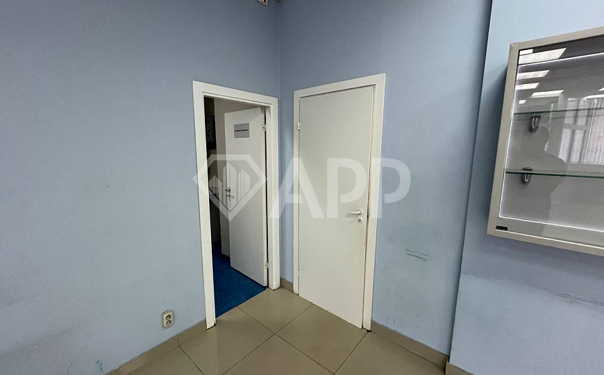 Бизнес центр/ первый этаж / просторный офис/ перепланировка/ расширение/ фото