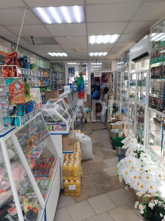Сдаётся помещение свободного назначения на красной линии в шаговой доступности от остановки обществе фото