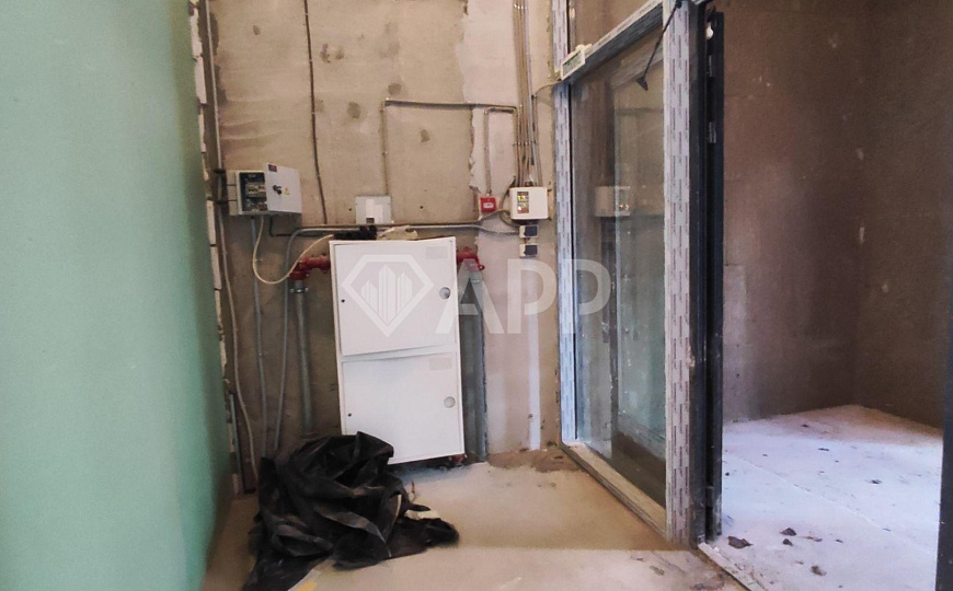 Продам коммерческое помещение 80 м. в новом доме фото