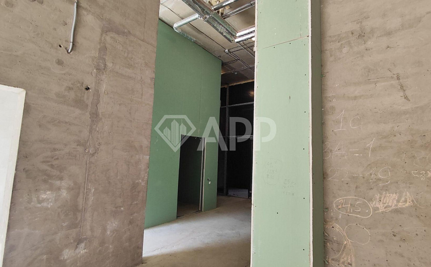 Продам коммерческое помещение 80 м. в новом доме фото