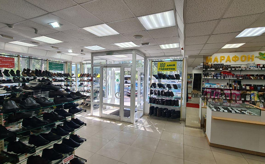 Помещение свободного назначения на 1 линии фото