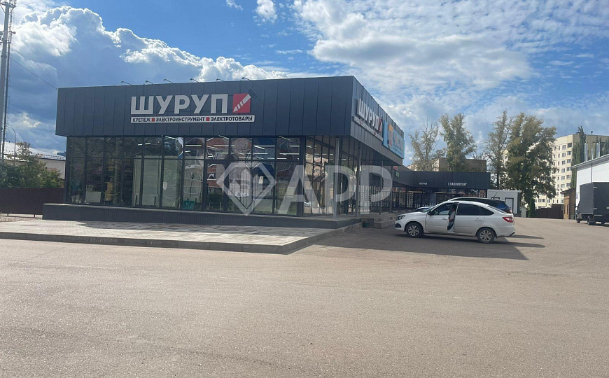 Помещение под общепит с летней террасой фото