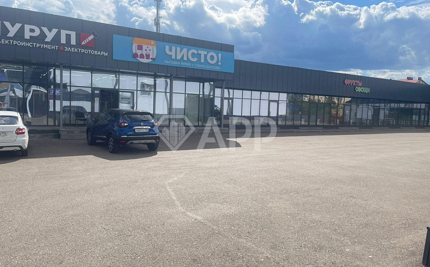 Помещение под общепит с летней террасой фото