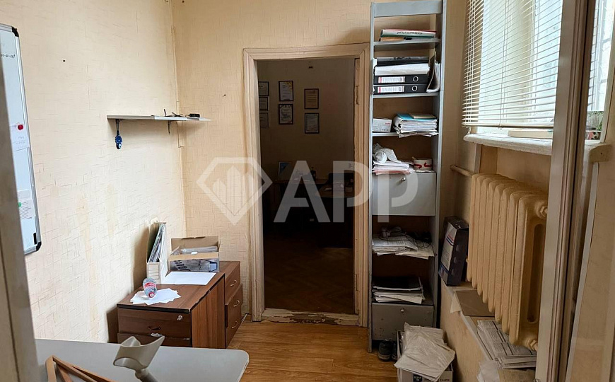 Помещение свободного назначения ( на красной линии ) фото