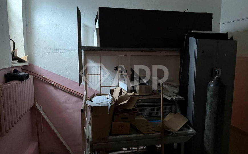 Помещение свободного назначения ( на красной линии ) фото