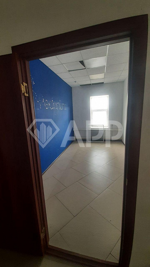 Помещение в едином зале на К Маркса 151 фото