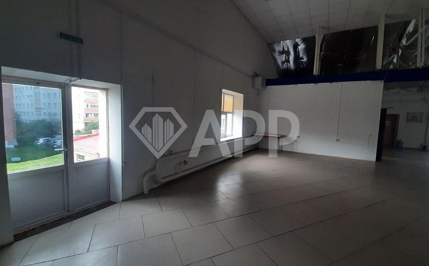 Помещение в едином зале на К Маркса 151 фото