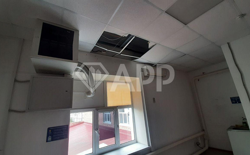 Помещение в едином зале на К Маркса 151 фото