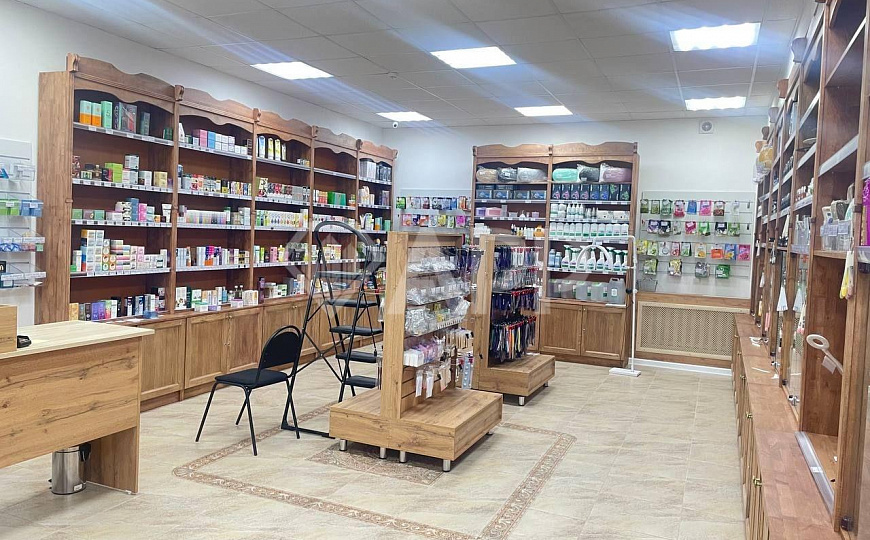 Здание с оборудованием и косметикой под салон фото