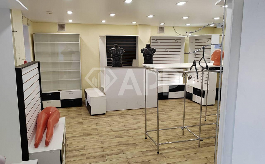 Сдается помещение на красной линии фото