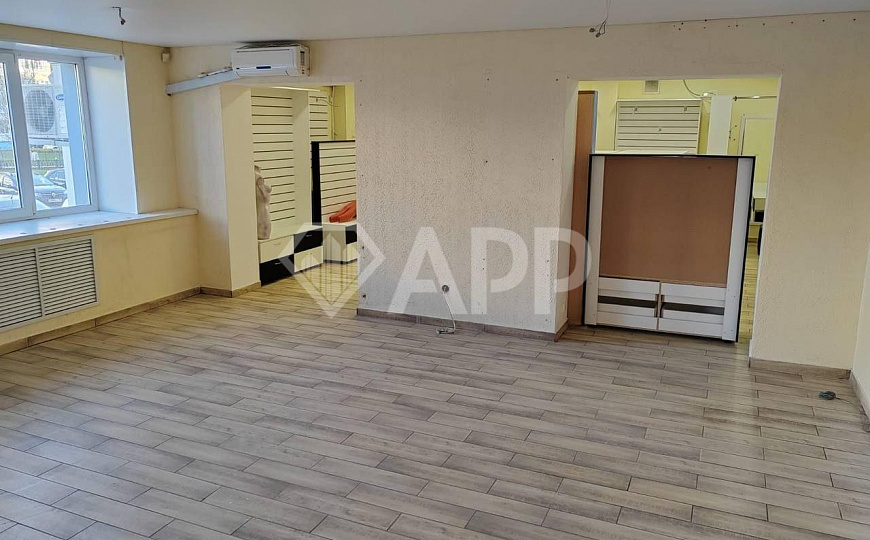 Сдается помещение на красной линии фото