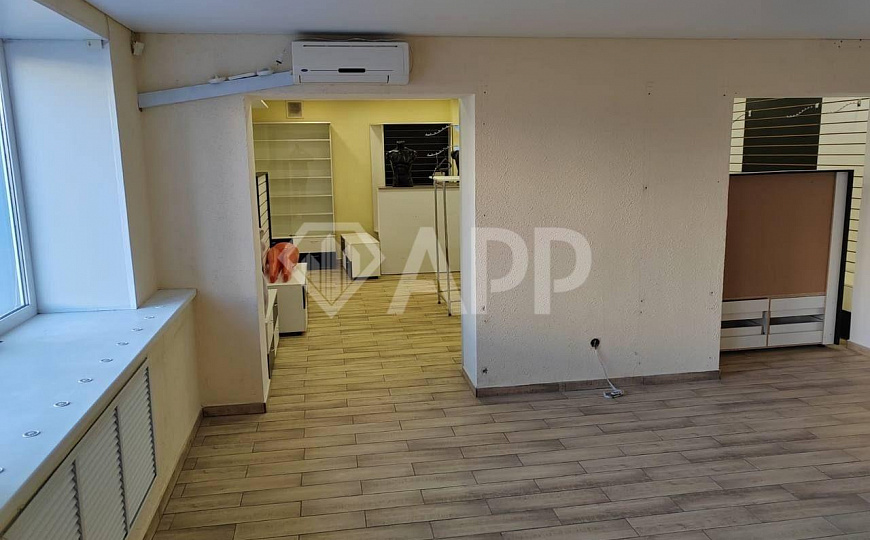 Сдается помещение на красной линии фото