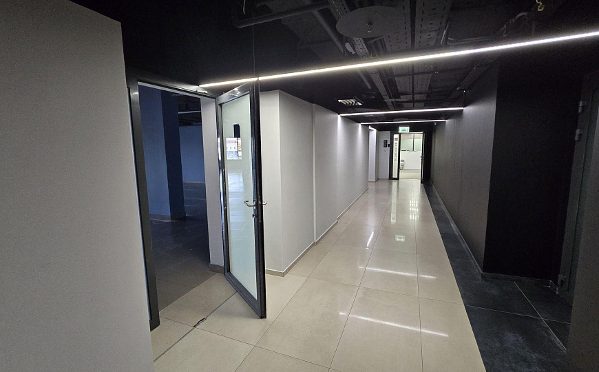 Сдам офисное помещение, 233 м² фото