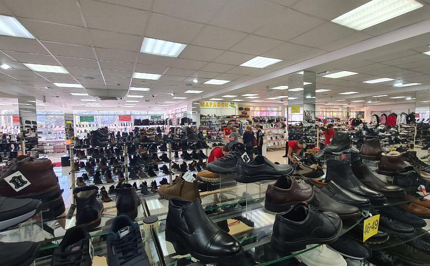 Помещение свободного назначения на 1 линии. фото