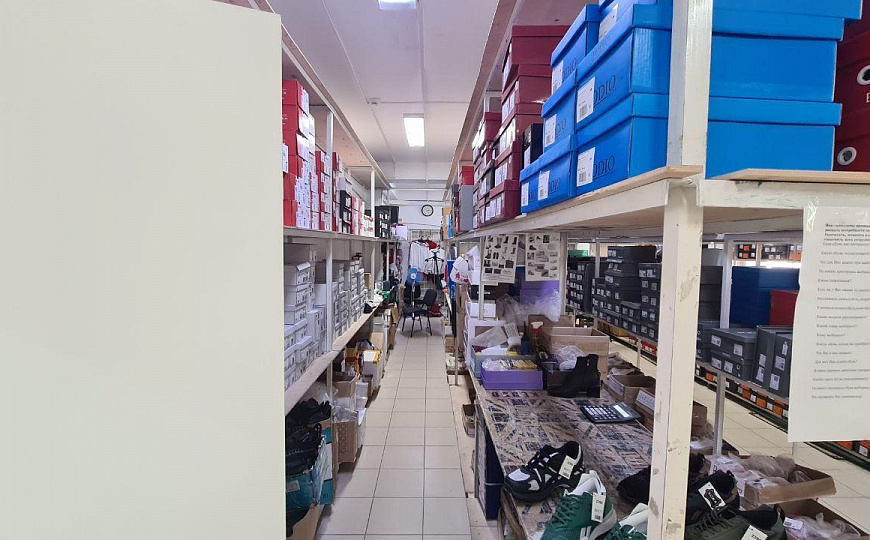 Помещение свободного назначения на 1 линии. фото