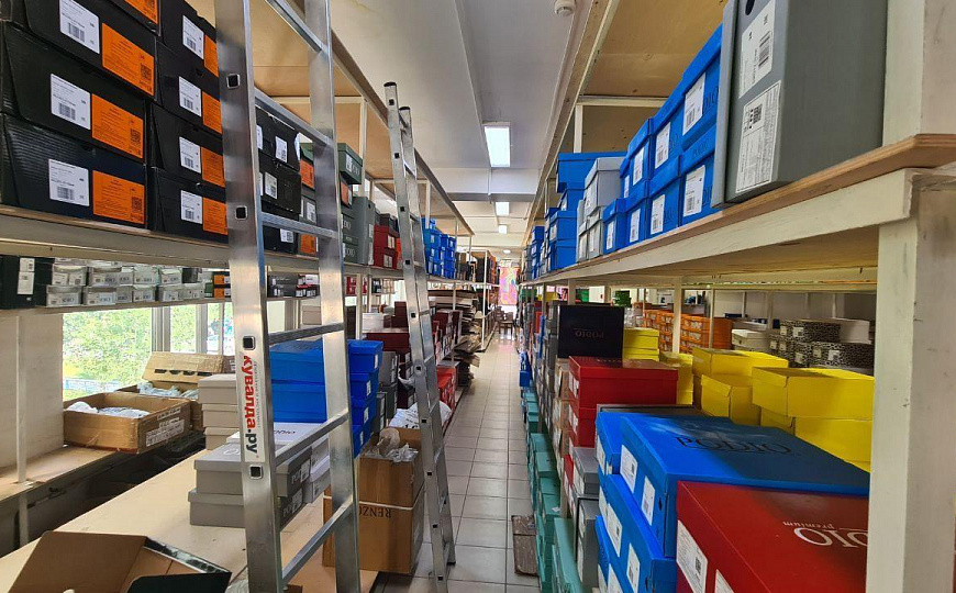 Помещение свободного назначения на 1 линии. фото