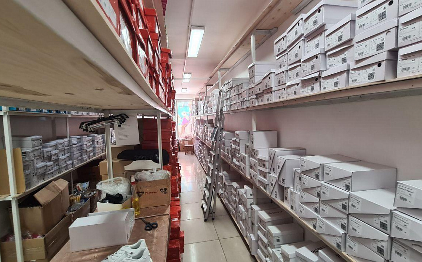 Помещение свободного назначения на 1 линии. фото