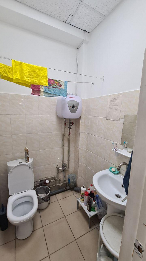 Помещение свободного назначения на 1 линии. фото