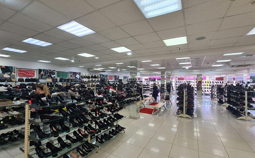 Помещение свободного назначения на 1 линии. фото