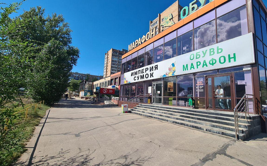 Помещение свободного назначения на 1 линии. фото