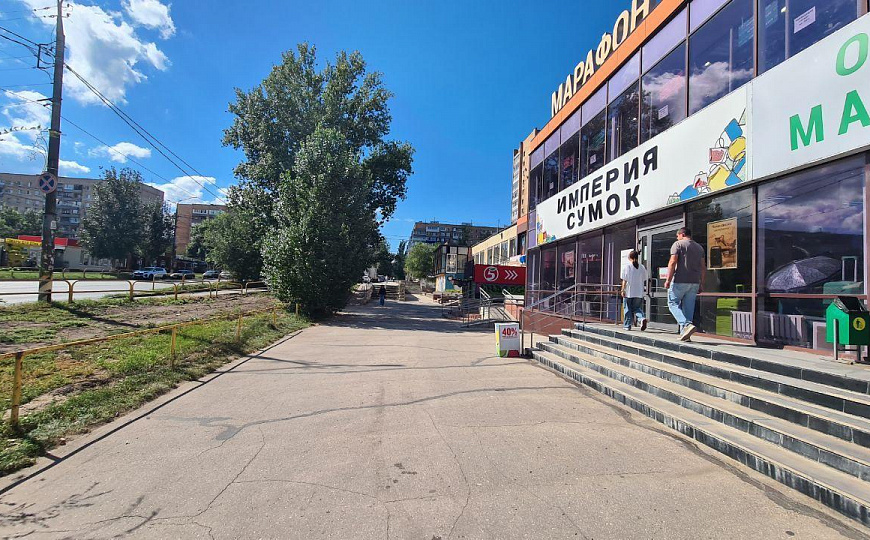 Помещение свободного назначения на 1 линии. фото