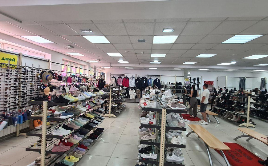 Помещение свободного назначения на 1 линии. фото