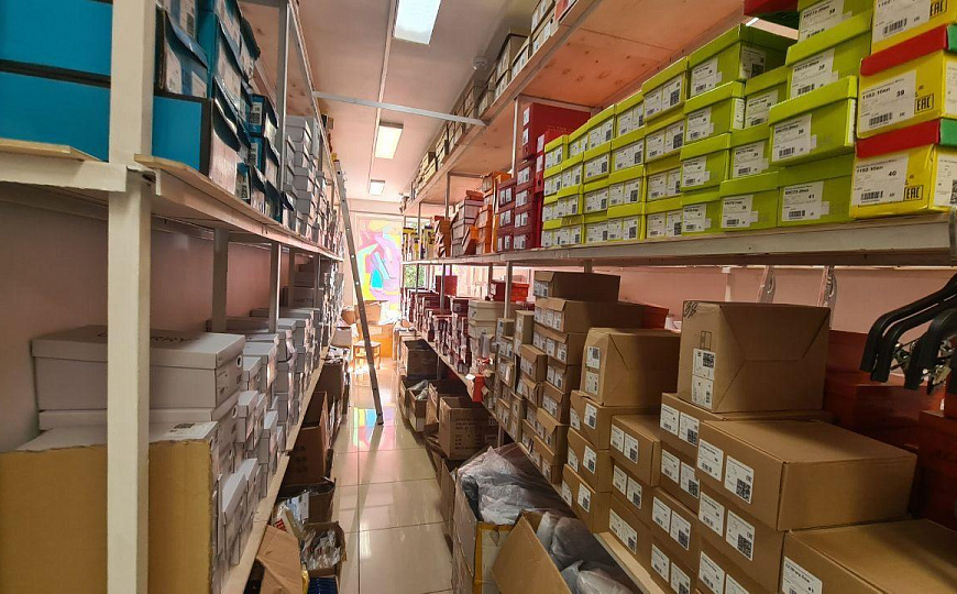 Помещение свободного назначения на 1 линии. фото