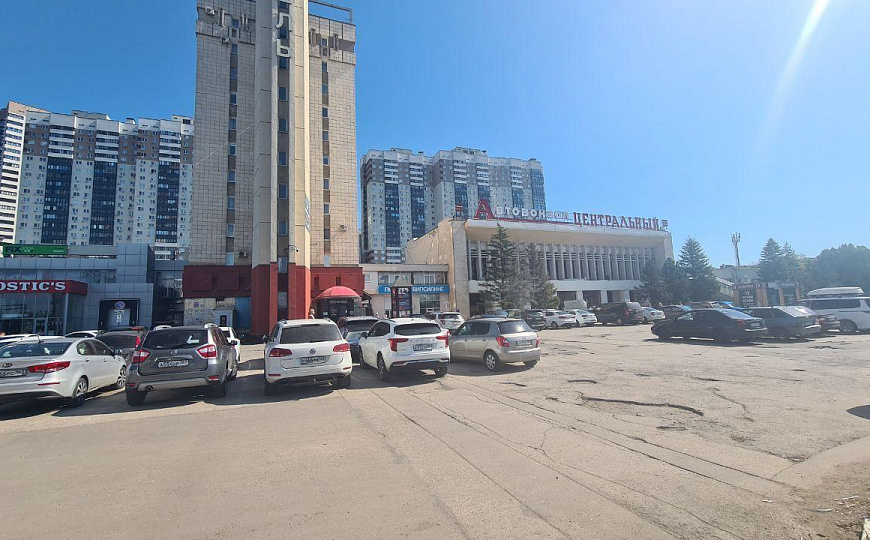 Помещение свободного назначения в географическом центре. фото